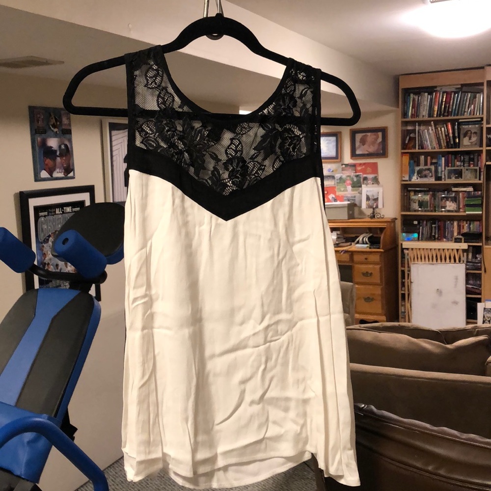 Black and white tank top with lace
